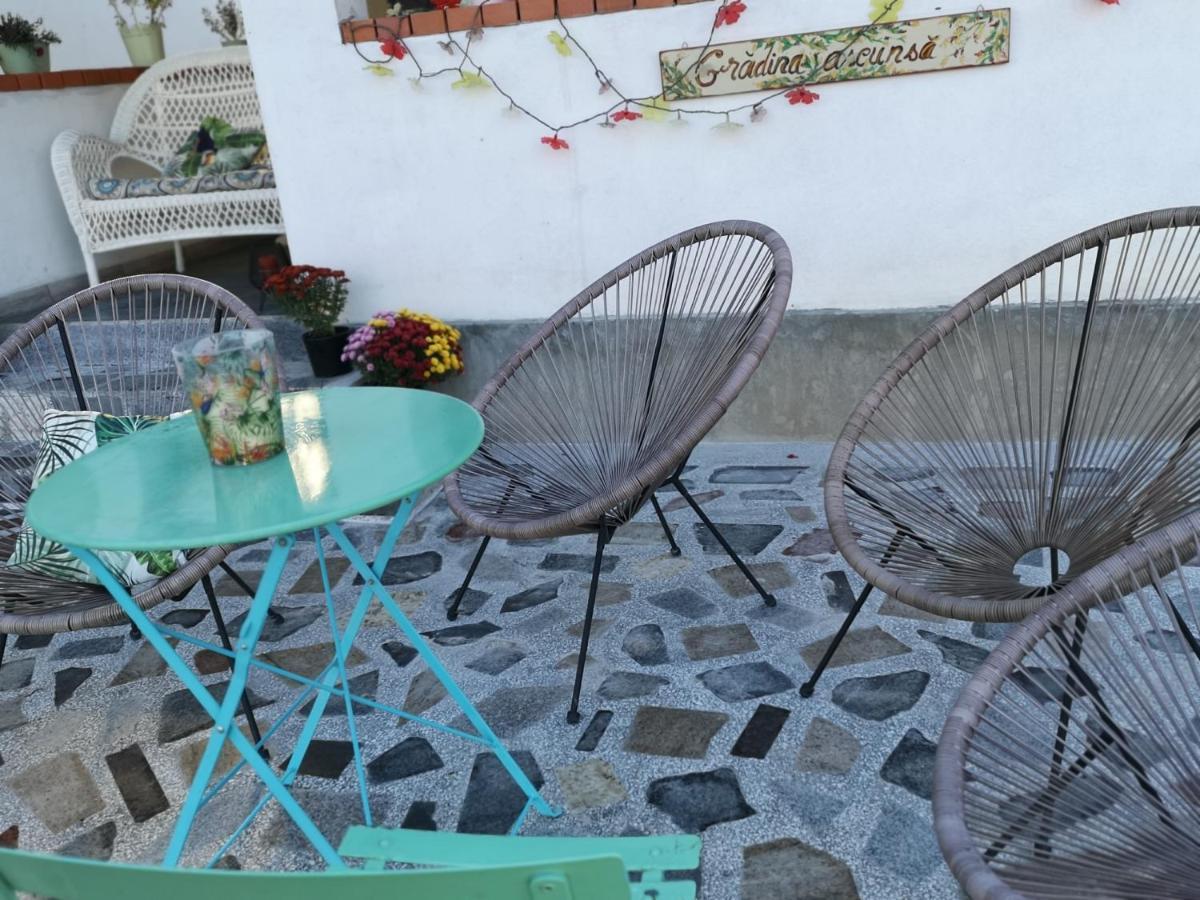 Pensiunea Gradina Ascunsa Bughea de Jos Ngoại thất bức ảnh
