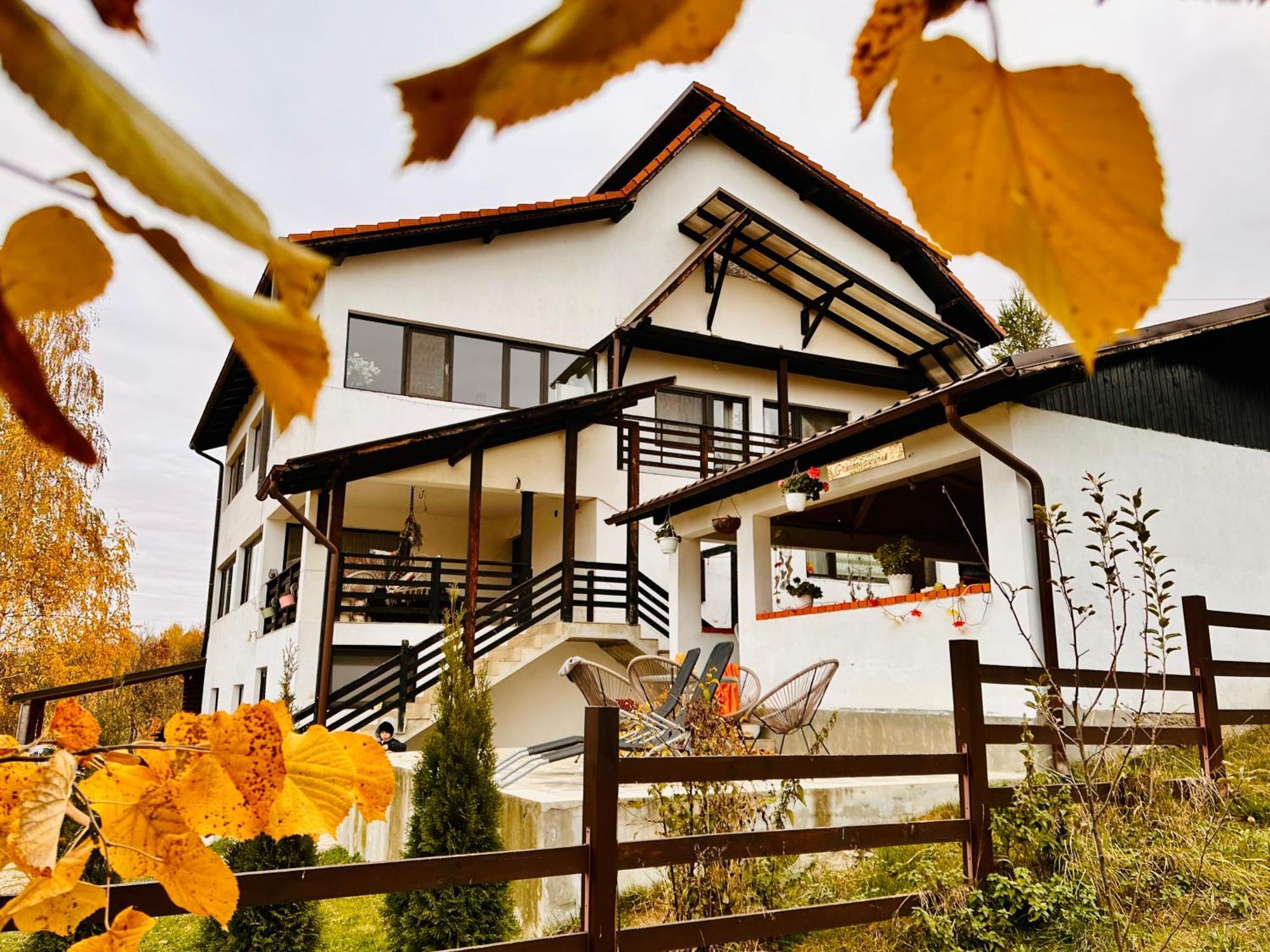 Pensiunea Gradina Ascunsa Bughea de Jos Ngoại thất bức ảnh
