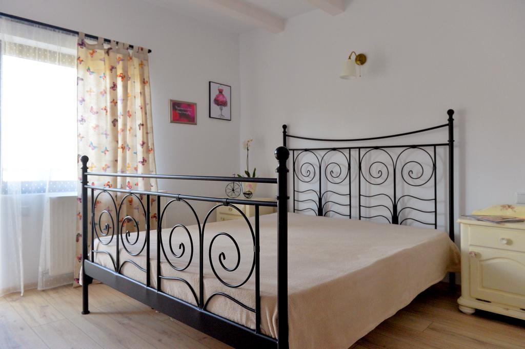 Pensiunea Gradina Ascunsa Bughea de Jos Ngoại thất bức ảnh